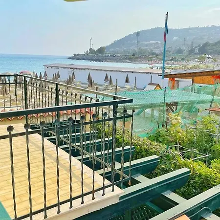 Sea Front Studio - דירה סנרמו